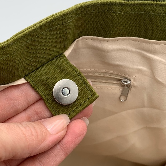 Green Canvas Tote Bag with Snap Closure - Picture 6 of 7